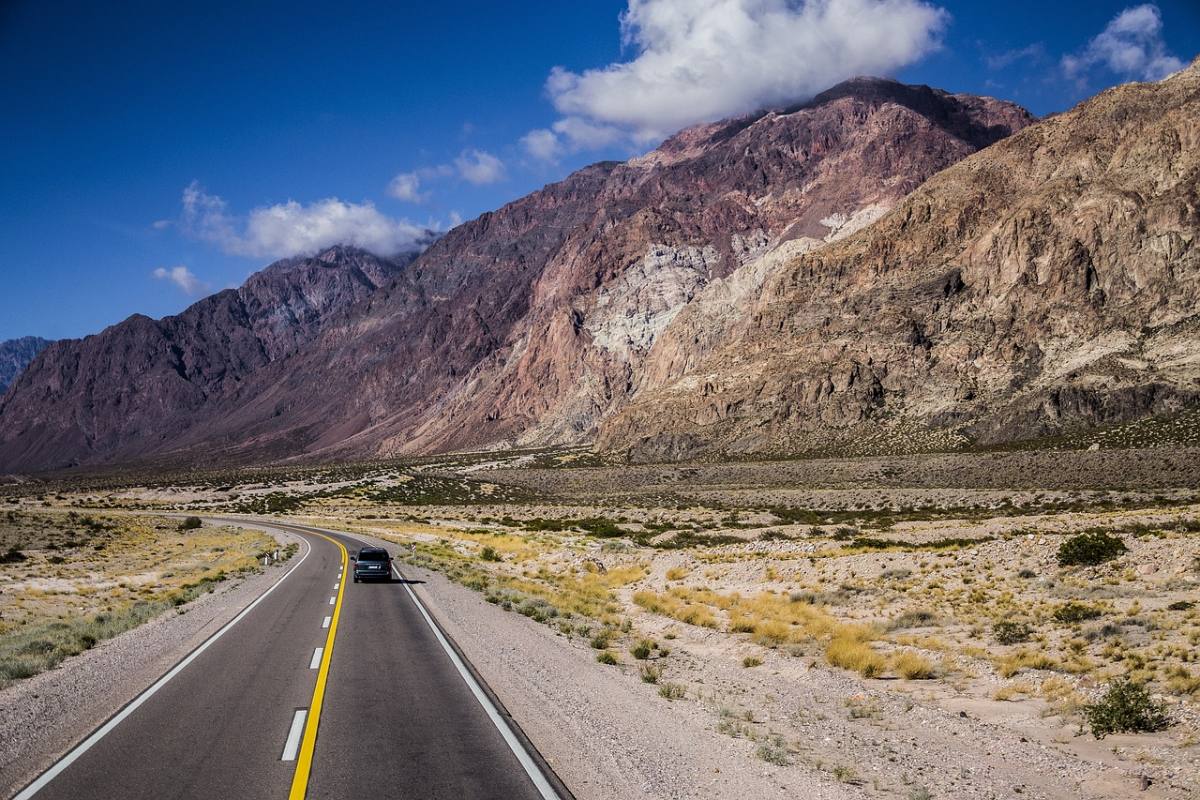la carretera, coche, montañas ,Pixabay