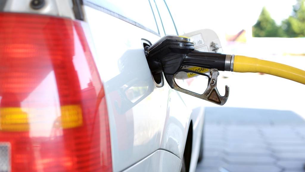 repostar, gasolinera, bomba de gas, Pixabay