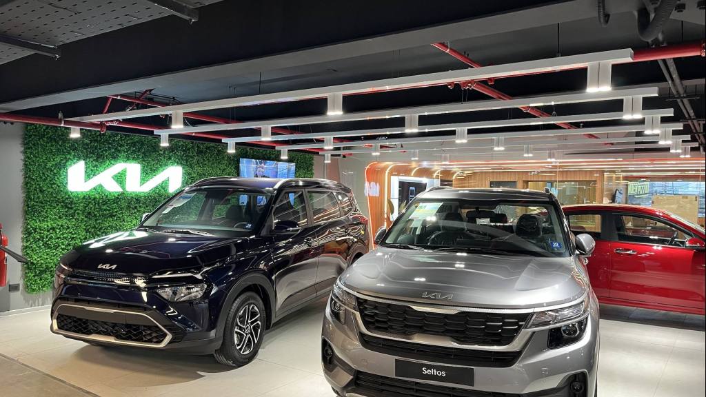 Indumotora One se pone en movimiento con el nuevo look de Kia en AutoPlaza Vespucio, Kia