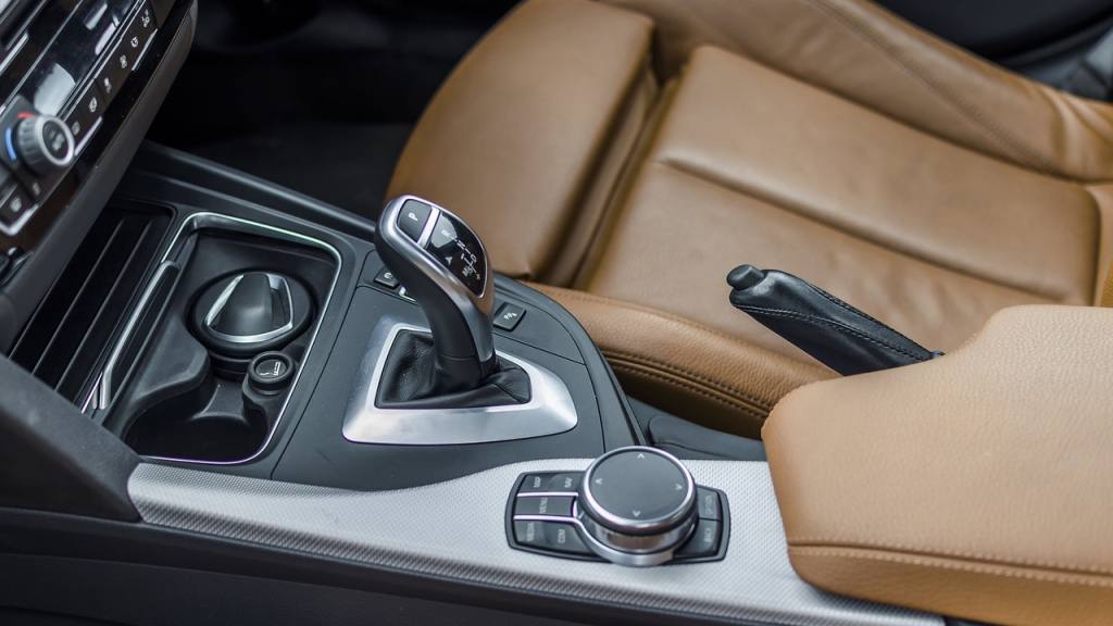 la palanca de cambios, transmisión automática, bmw330i, Pixabay