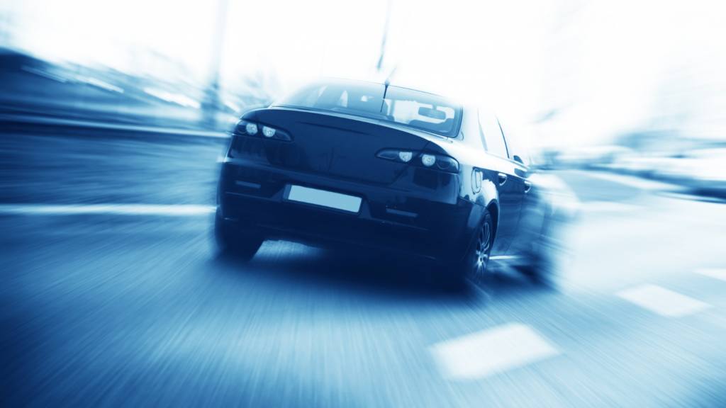 Exceso de velocidad en Chile: Conoce las multas y regulaciones vigentes en 2024, freepik.es