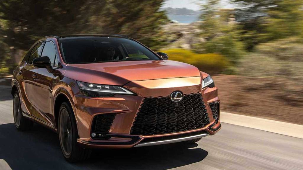 Lexus, Internet