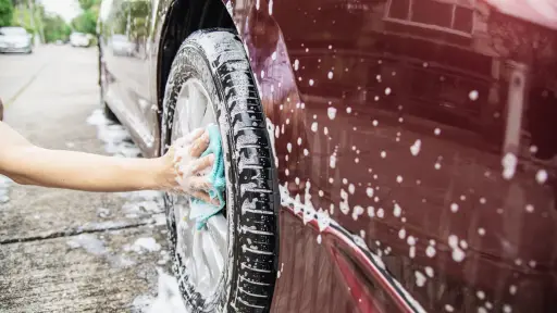 Lavando autos ,Freepik