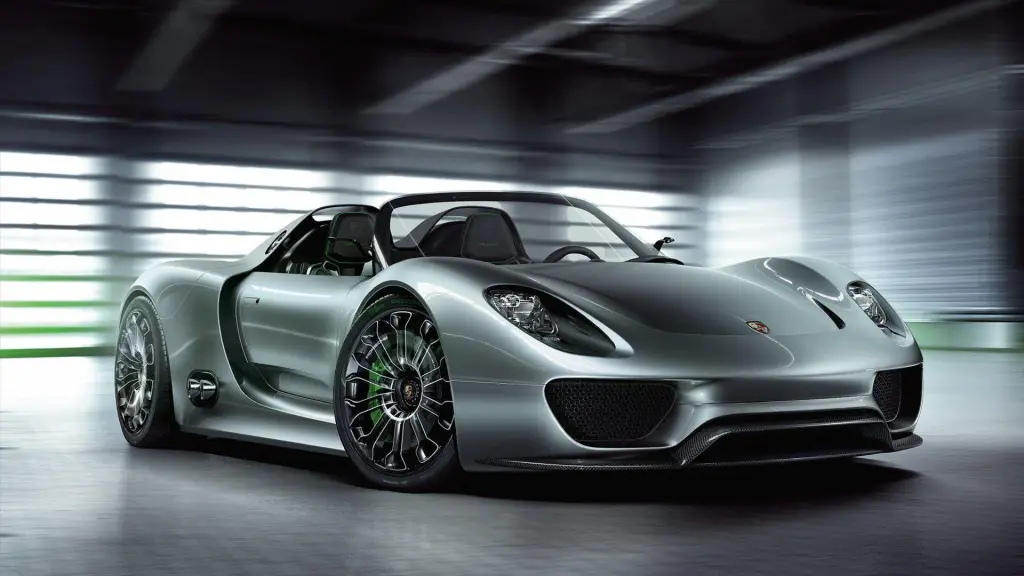 Porsche 918 Spyder, Internet