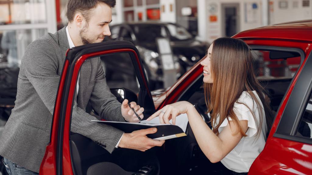 Transferir y comprar auto, Freepik