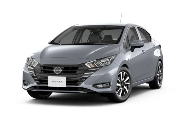 Mecánico revisando el motor de un automóvil