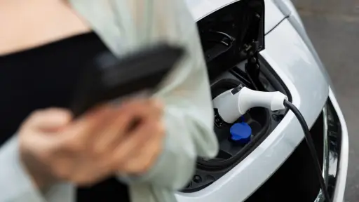 Autos eléctricos ,Freepik