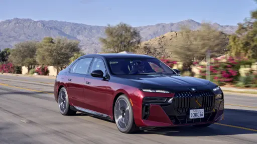 La nueva era del lujo eficiente: Llega a Chile el BMW Serie 7 híbrido enchufable