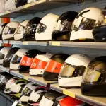 Casco correcto, viaje más seguro: lo que debes saber antes de subirte a una moto
