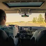 Mejora tu seguridad al volante: claves esenciales para una conducción segura en carretera