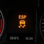 La luz del ESP se enciende: ¿Qué debes saber para garantizar tu seguridad al conducir?