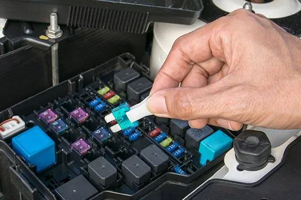 Fusible ,autoserviciomitsubishi.com