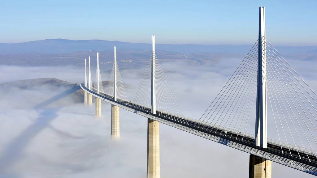 Viaducto de Millau, arquitecturaviva.com