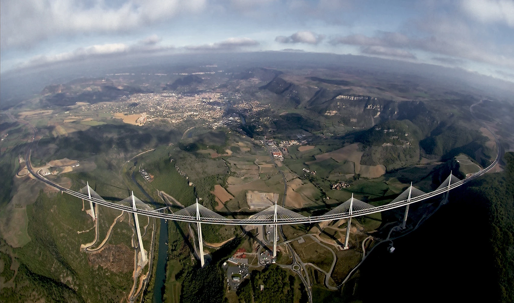 Viaducto de Millau - arquitecturaviva.com