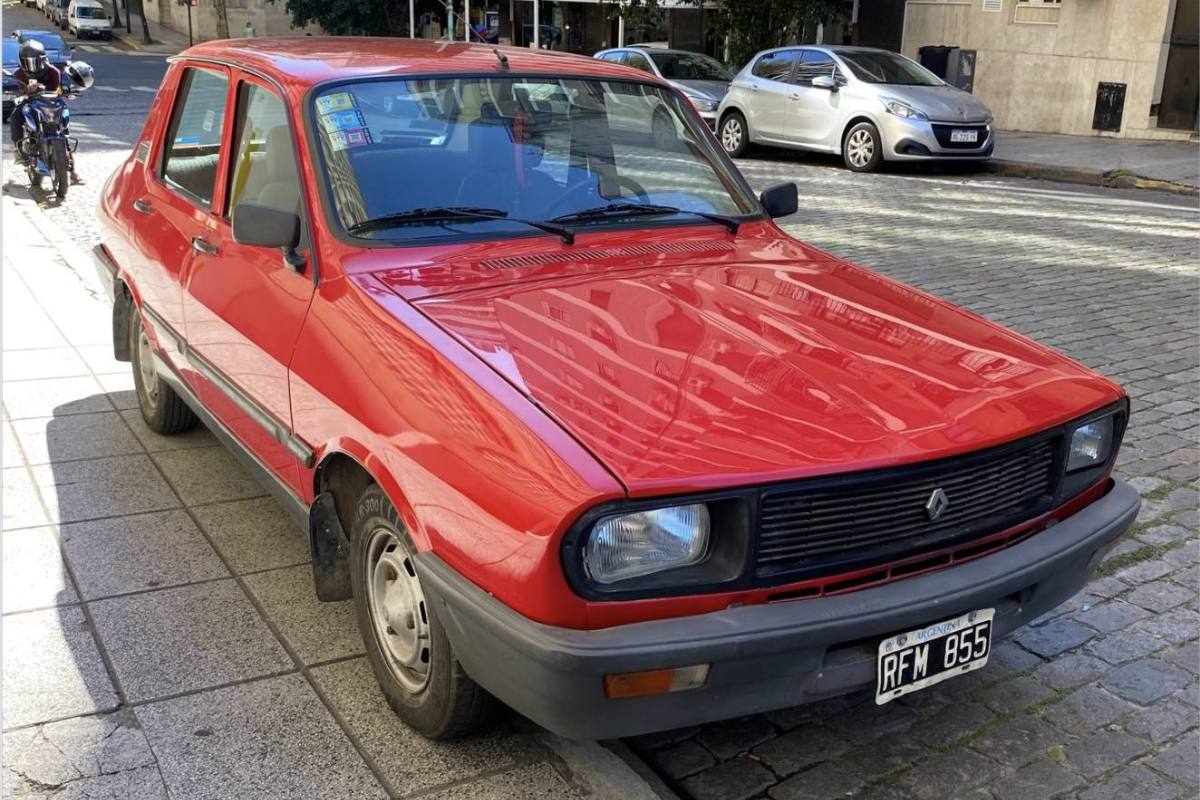 Renault 12 ,instagram @patagoniacarspotting
