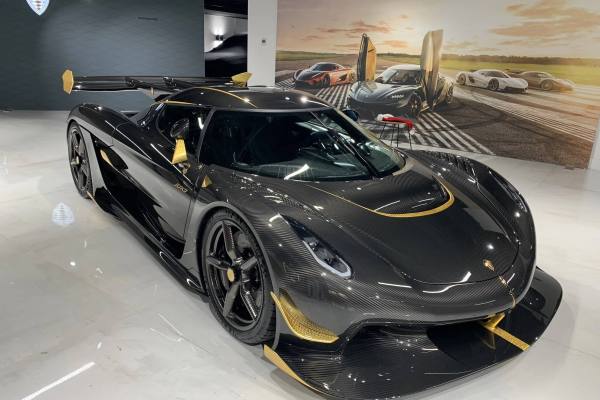 Revisa el valor del Permiso de Circulación 2026 para KOENIGSEGG JESKO 2024