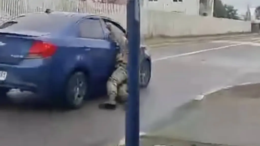 Carabinero arrastrado ,instagram