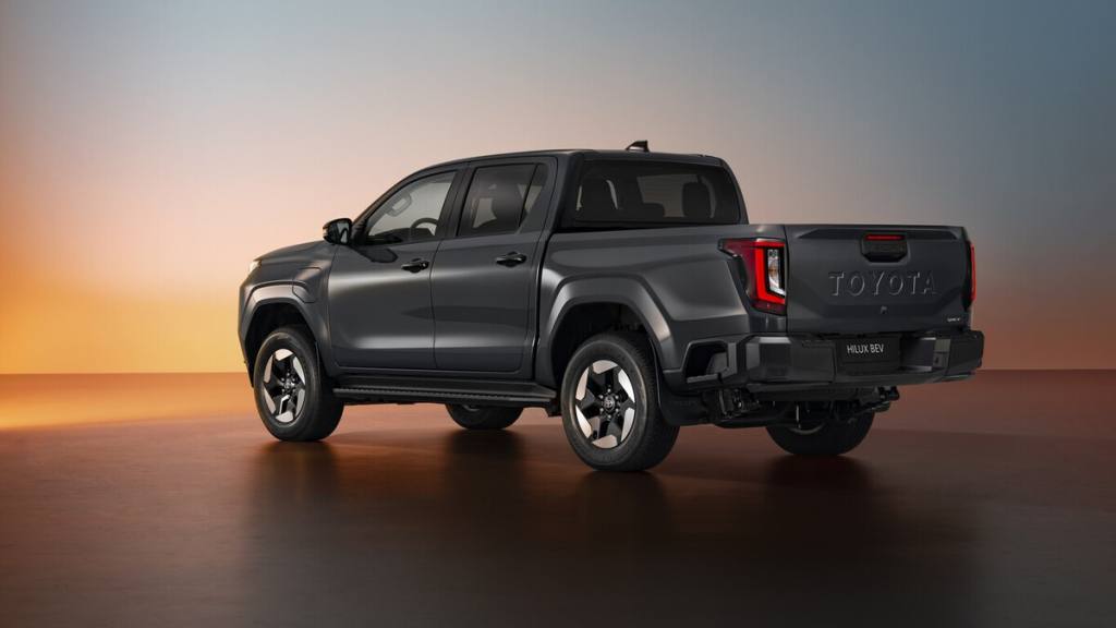 Toyota Hillux, Toyota