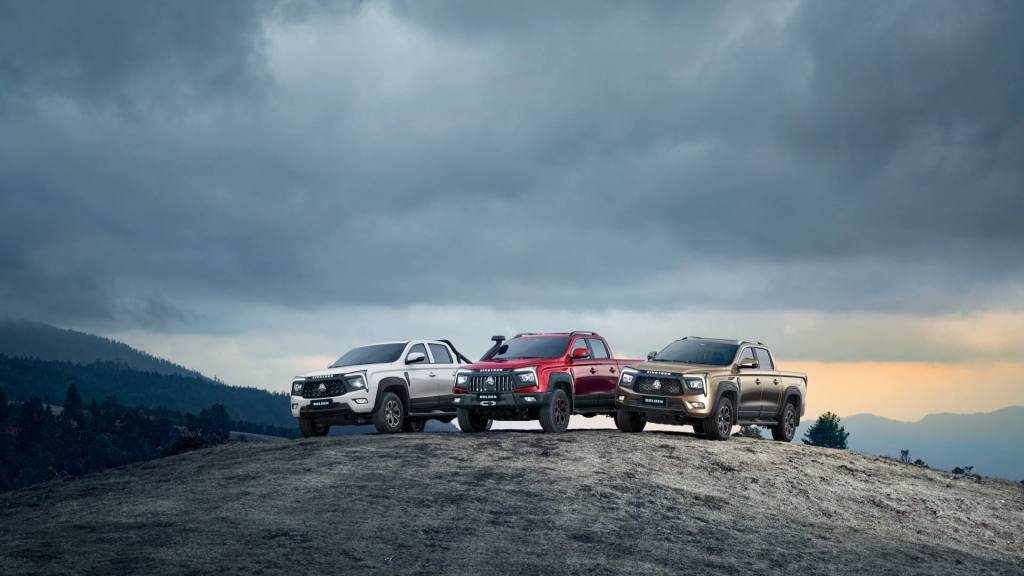 Line UP Sinotruk Bolden, Prensa