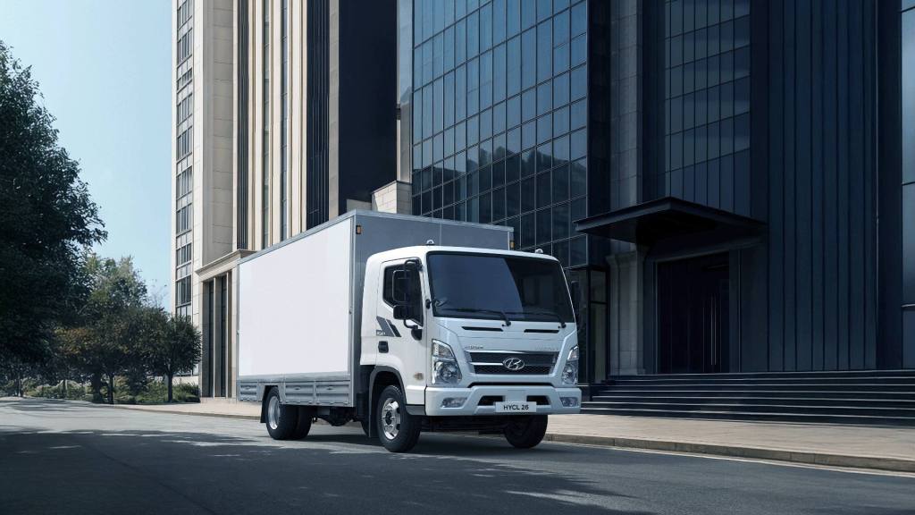 HCB - Hyundai Mighty, Prensa