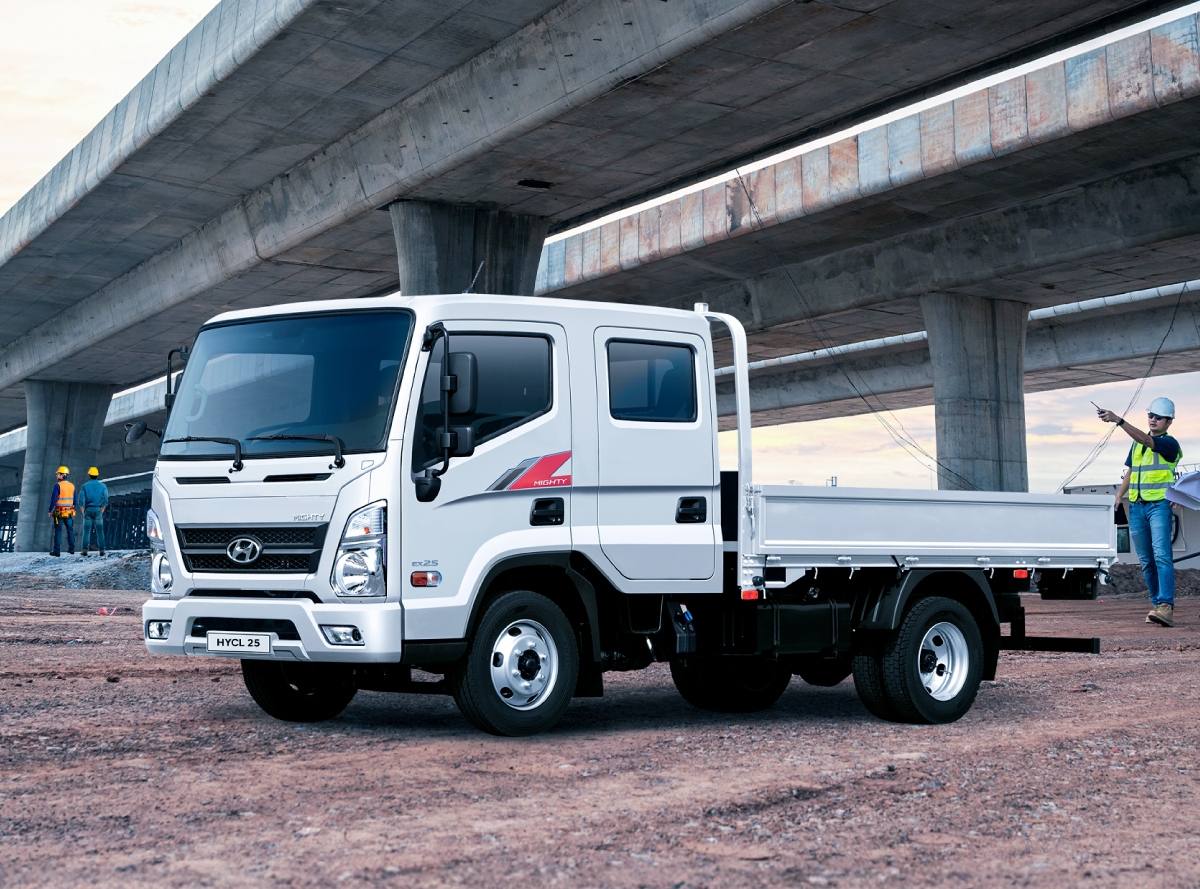 HCB - Hyundai Mighty EX6 DC - Prensa