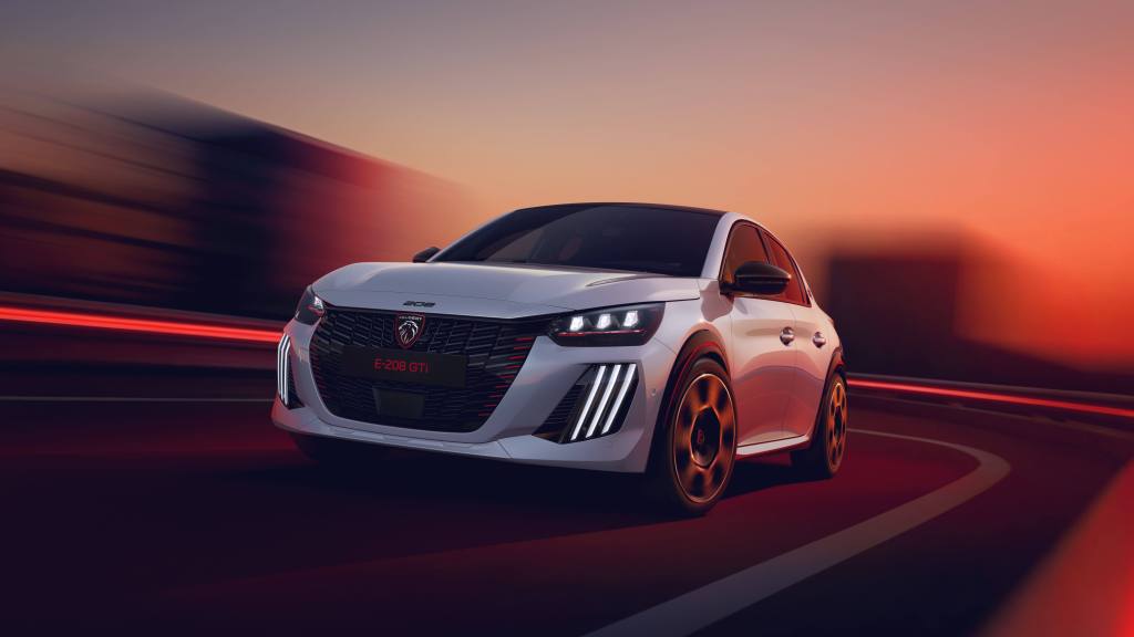 DY02 208 GTI 3 4 FRONT, Prensa