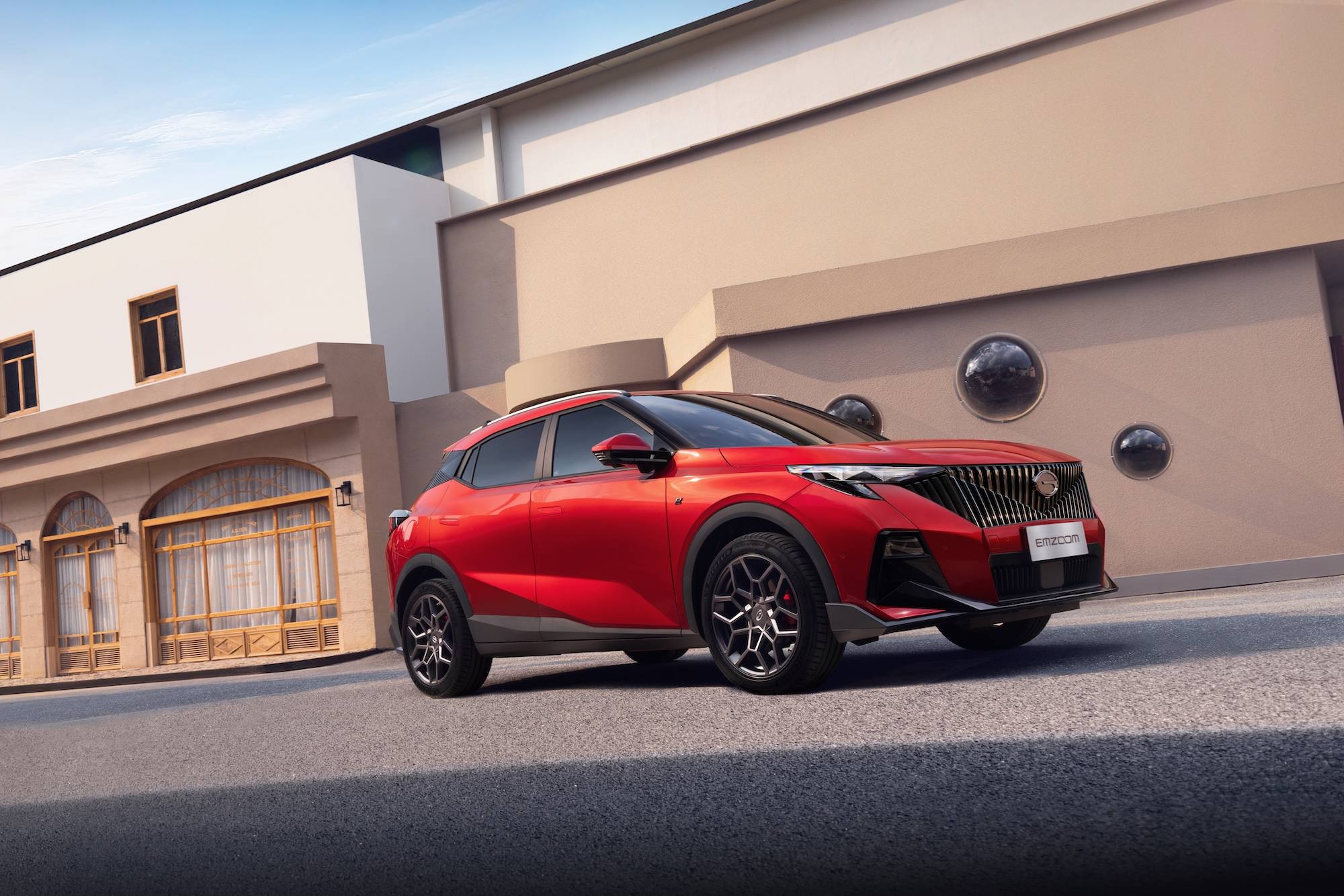EMZOOM-Exterior-Red - Prensa