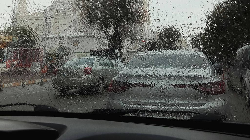 Conducir bajo la lluvia, Prensa