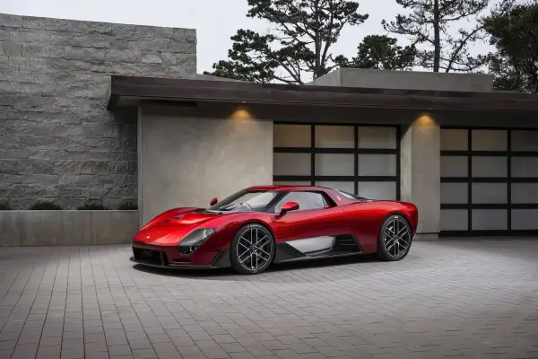 McLaren McL 6GT ,Prensa