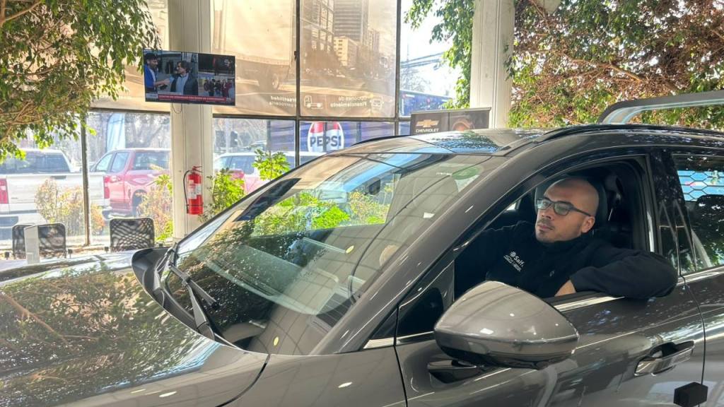 Auto Eléctrico, Prensa