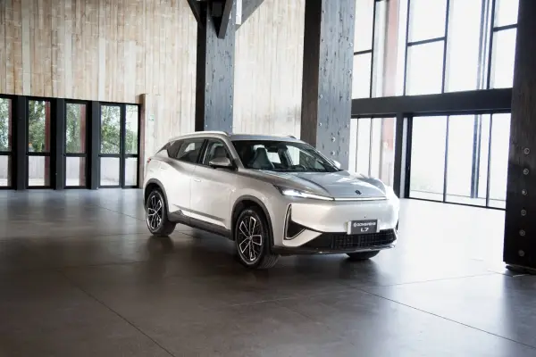 Conoce el nuevo L7 PHEV de Dongfeng: un SUV híbrido con 1.113 km de autonomía