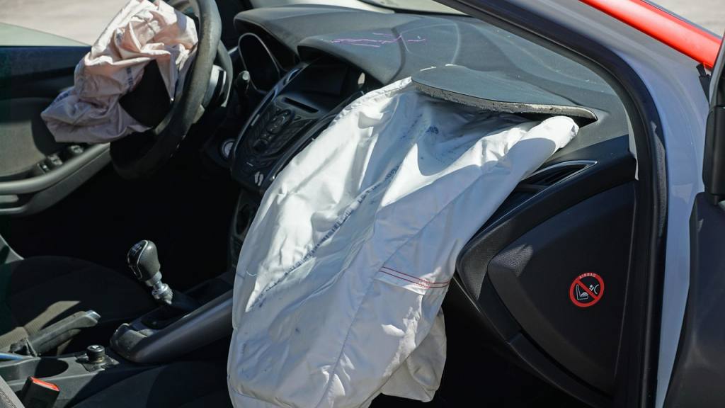 prueba de choque, colisión, colisión trasera, 60 km h, desviación, responsabilidad, seguros, móvil, smartphone, seguro de auto, airbag, conductor, pasajero, abierto, airbag, airbag, airbag, airbag, airbag, Pixabay