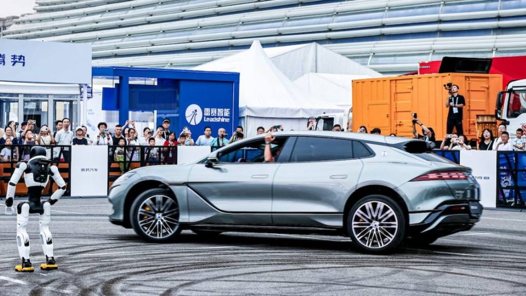 BYD adelanta el futuro de los vehículos eléctricos con su primera batería de estado sólido programada para 2027, electrek.co
