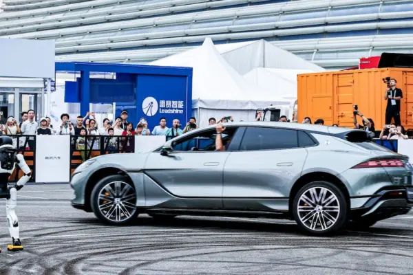 BYD adelanta el futuro de los vehículos eléctricos con su primera batería de estado sólido programada para 2027 ,electrek.co