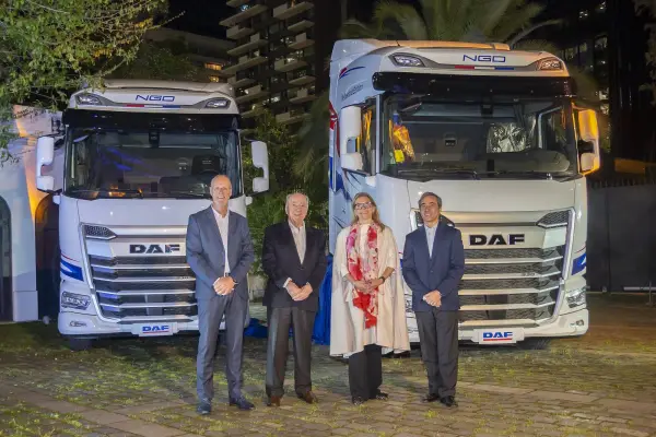 Johan Doensen, Area Manager Sales Operations de Sudamérica, México y África Occidental de DAF; Juan Eduardo Errázuriz Presidente ejecutivo SK; Elke Merks-Schaapveld, embajadora del Reino de los Países Bajos en Chile; Gonzalo Labb - Prensa