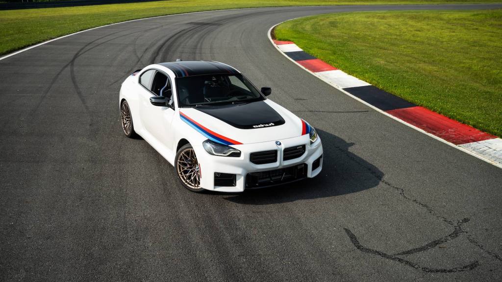 BMW M2 Turbo Design Edition 2027, Prensa