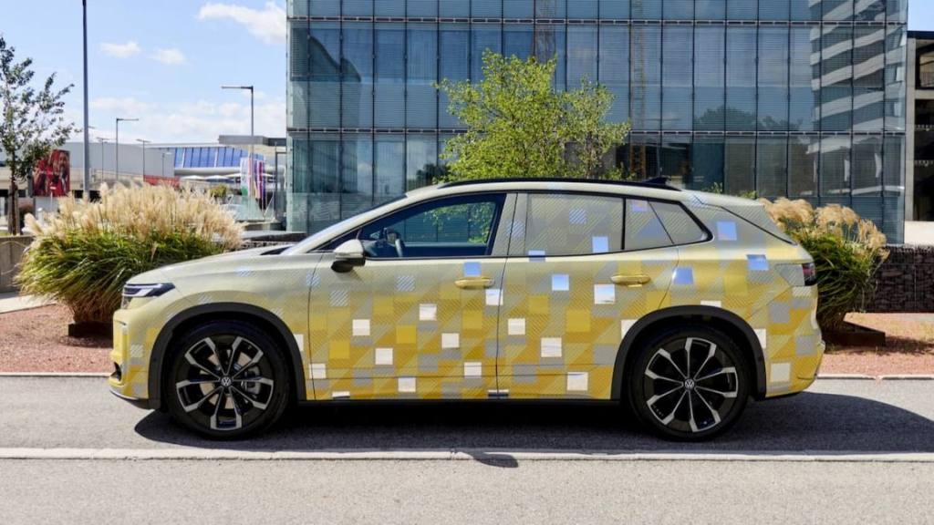 Volkswagen electrifica su modelo más vendido: el ID. Tiguan reemplazará a los ID.4 e ID.5 en 2027, electrek.co