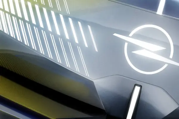 Opel STX Concept ,Prensa
