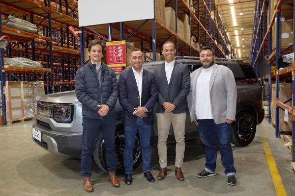 BAIC y DHL estrenan centro logístico de repuestos para potenciar la posventa en Chile