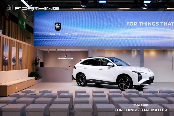 Forthing - Salón de París ,Prensa