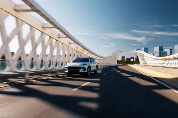 S06 PHEV LUX - Prensa